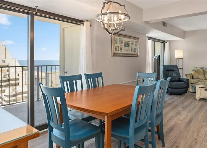 2 Bedroom With Outdoor Pool And Ocean Views *